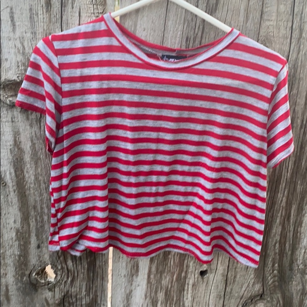 crop top red and grey striped top